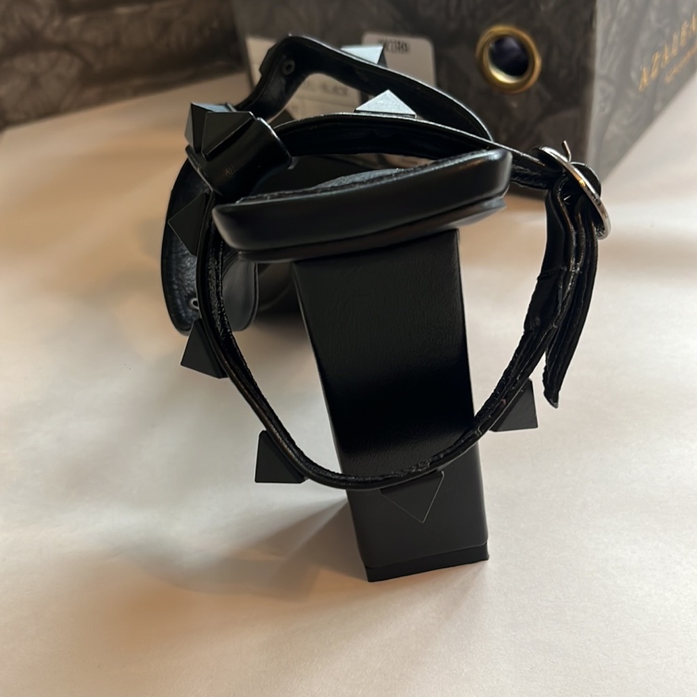 AZALEA WANG GIVE YOU EVERYTHING CHUNKY SANDAL IN BLACK (Valentino Vibes) - Picture 3 of 10